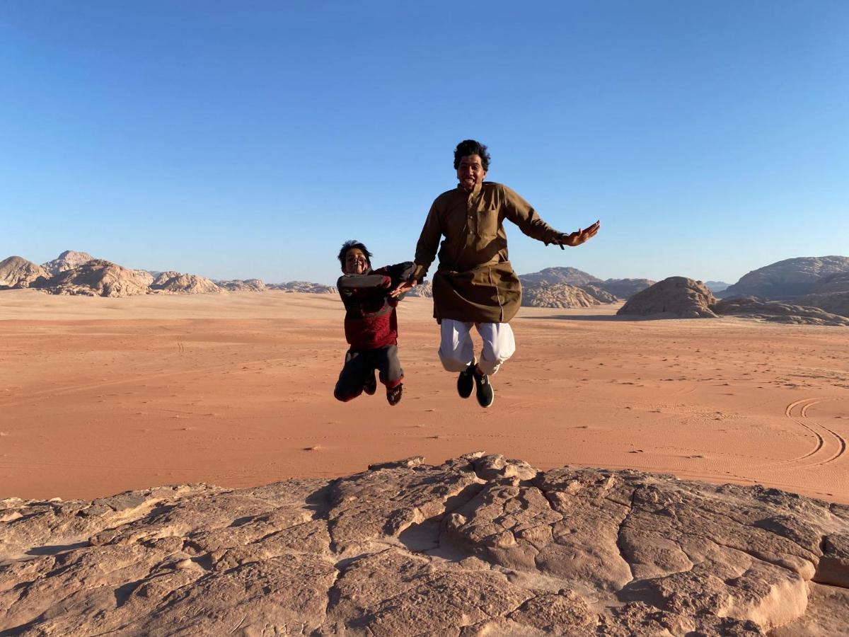 Wadi Rum Bedouin Tour With A Camp Exterior foto