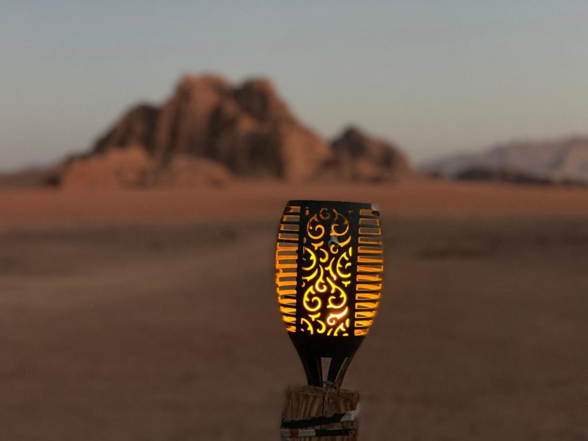 Wadi Rum Bedouin Tour With A Camp Exterior foto