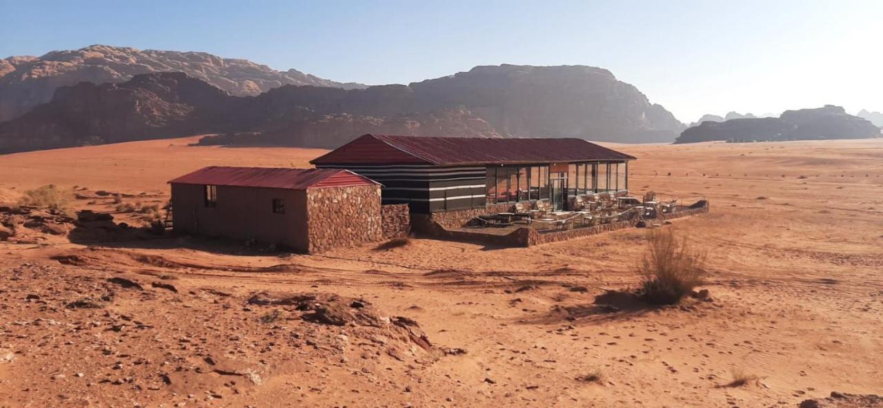 Wadi Rum Bedouin Tour With A Camp Exterior foto