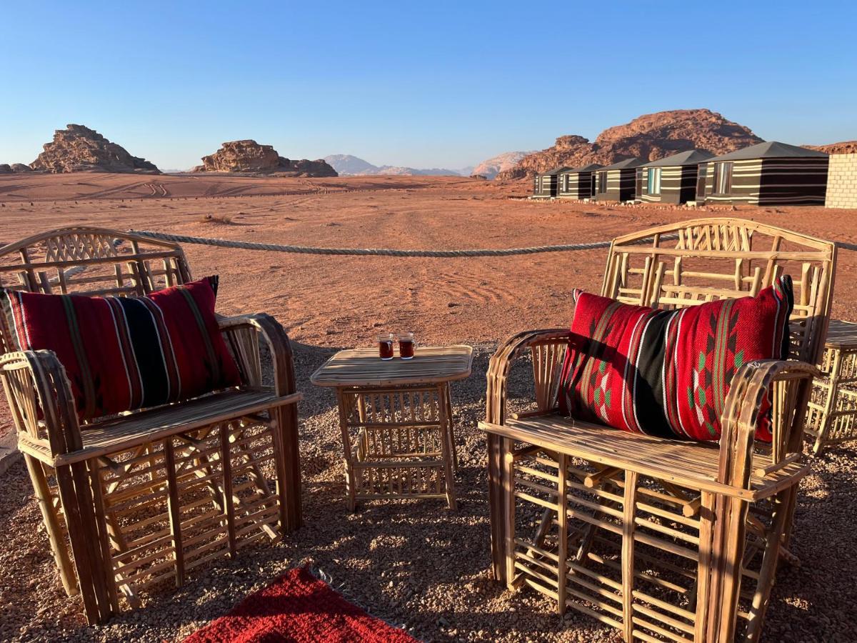 Wadi Rum Bedouin Tour With A Camp Exterior foto