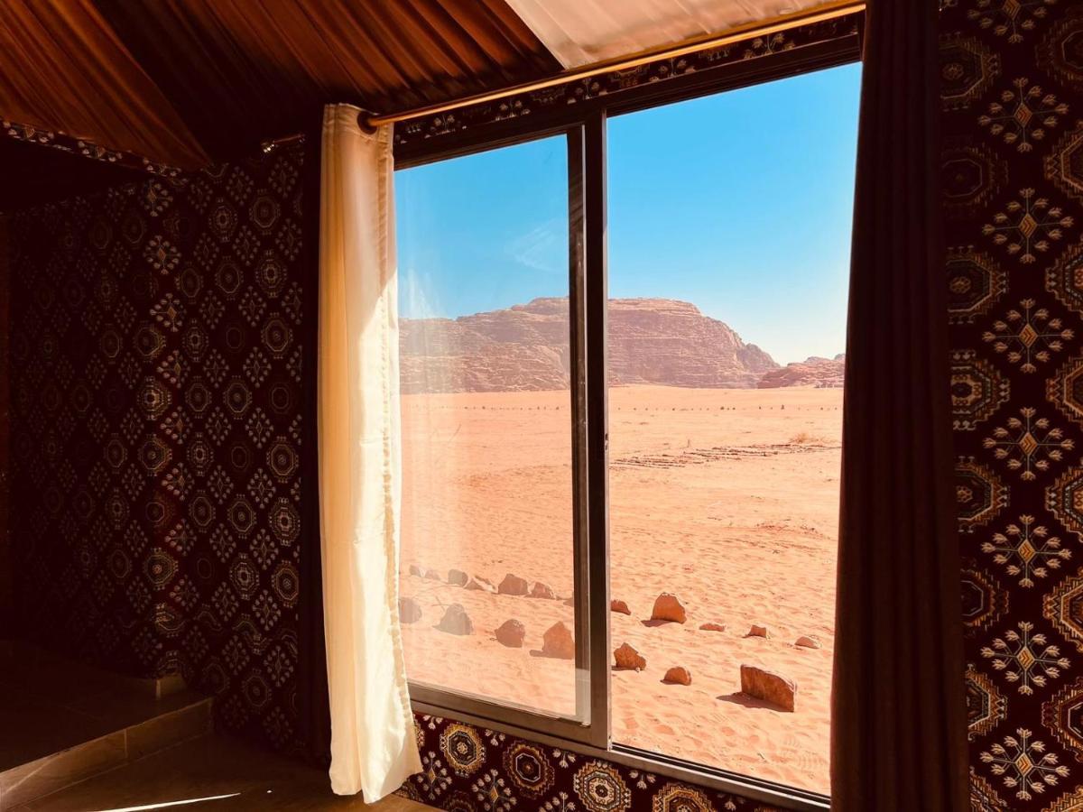 Wadi Rum Bedouin Tour With A Camp Exterior foto